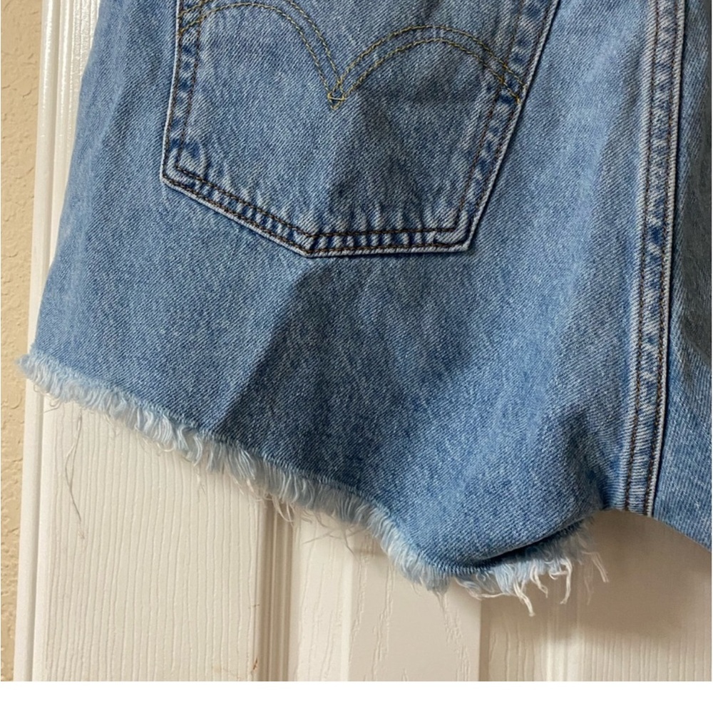 NWT! Levi's Premium 501® High Rise Button Fly Cotton Distressed Shorts Size 33” - Picture 13 of 16